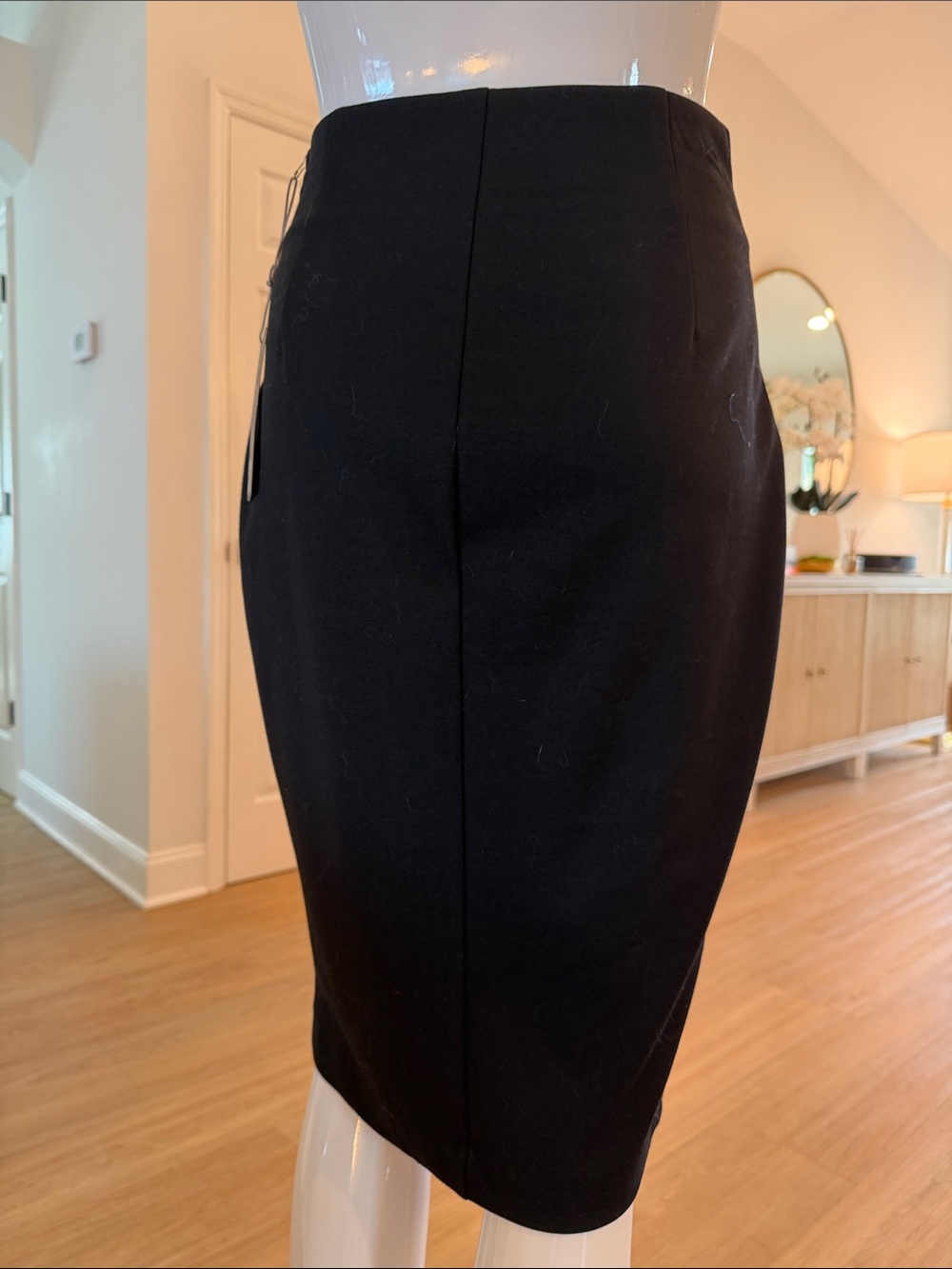 Jennifer Lopez Black Pencil Skirt with Front Zip Detail - Picture 5 of 7